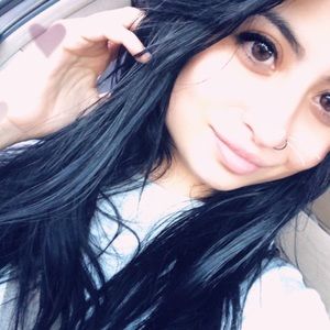 Meet your Posher, Rebeca